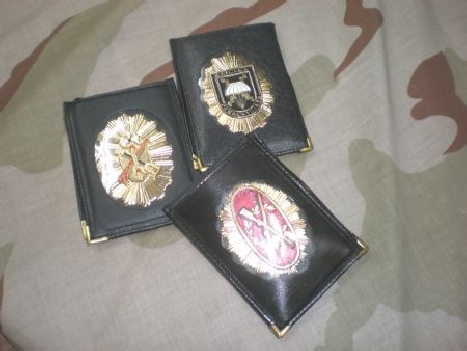 CARTERA PIEL PLACA